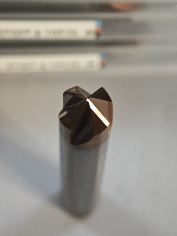 MPG4 CNC Rad Mill Carbide Chamfer Mill 4 Flutes Mill Ακατέργαστο εργοστάσιο επεξεργασίας χάλυβα Φ10.0 X 60°x Φ10 X 75mm