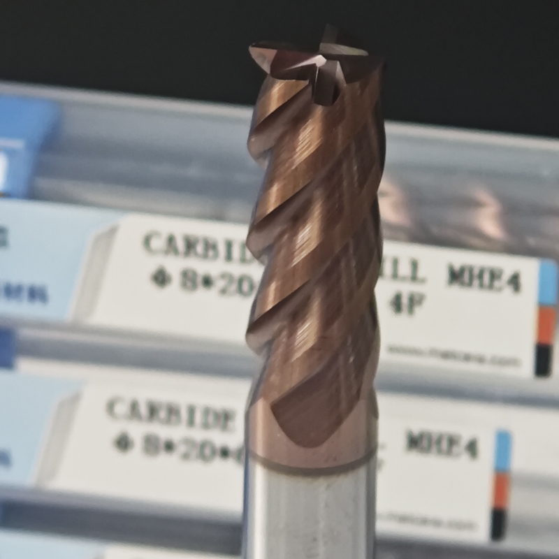 8mm Ακατέργαστη επεξεργασία TiAlSi Επιχρίστωση HRC55-60 Δυσκαρδία Τέσσερις άκρες πεδίο φρέναρισμα για χαμηλό κράμα χάλυβα εργαστηρίου