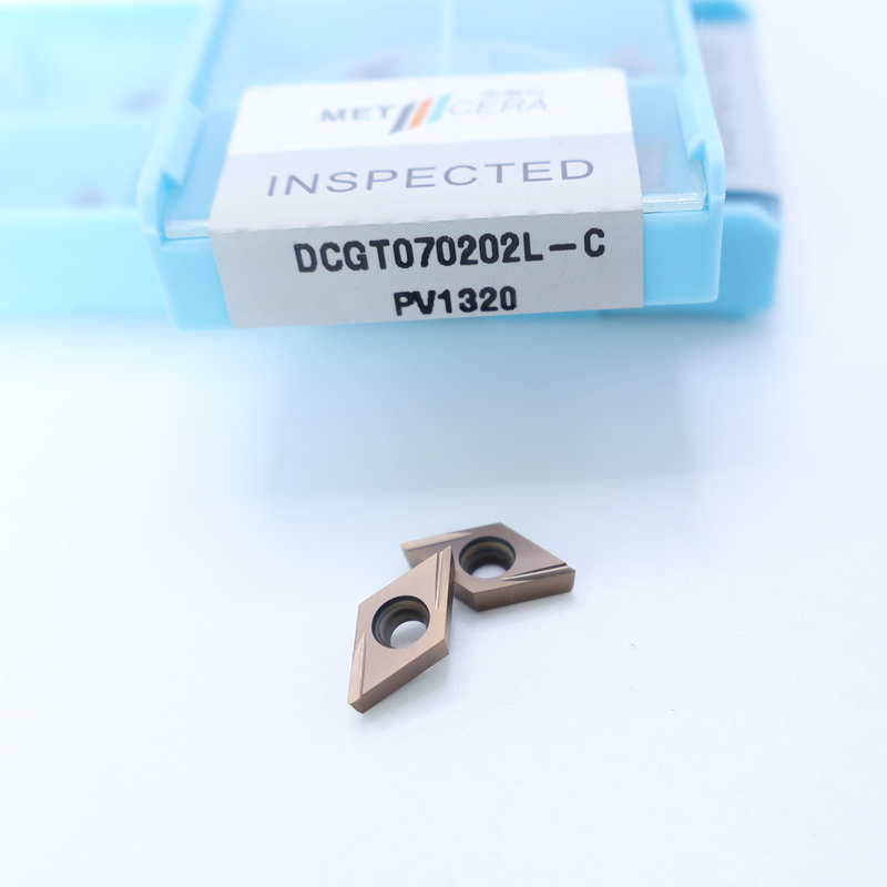 Εισάγματα στροφής CNC Cermet DCGT07 DCGT11 C Τελειωτικό σχιστομετρητή μεταλλικού υλικού Υψηλή αντοχή στην φθορά